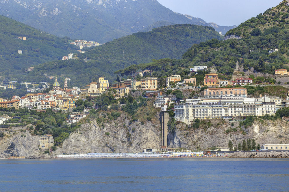 Lloyd's Baia Hotel Gulf of Salerno Italy thumbnail